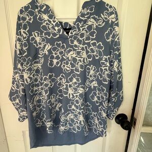 Fortune & Ivy Floral Blue and White Blouse. Size large.